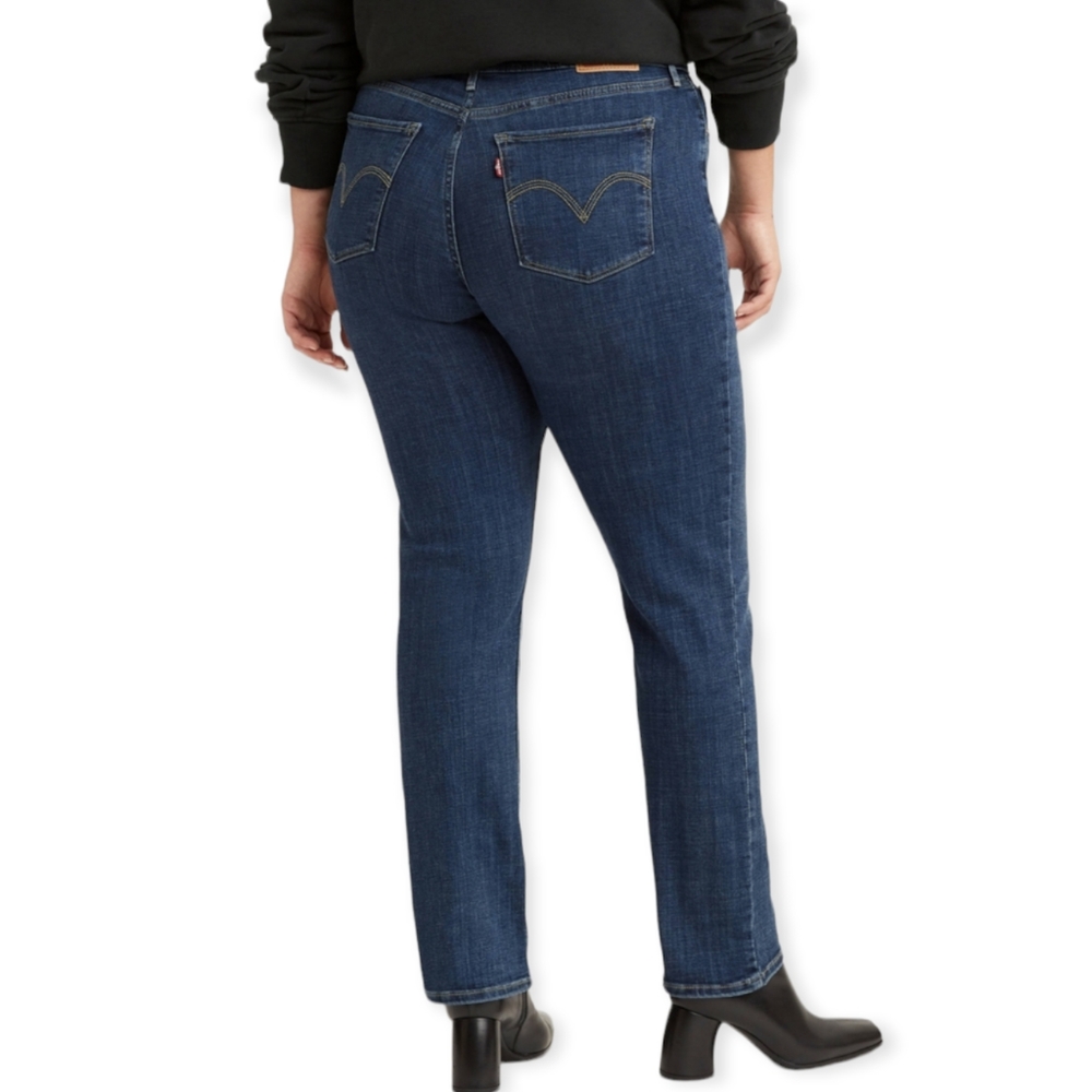 Levi's 505 Straight Leg Medium Wash Mid Rise Jean, Like New, size 16